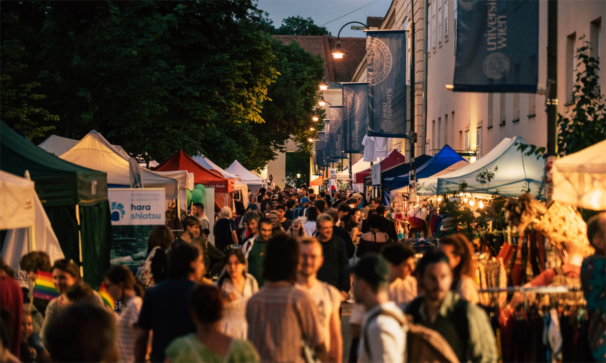 Menschenmenge am Südwind Straßenfest